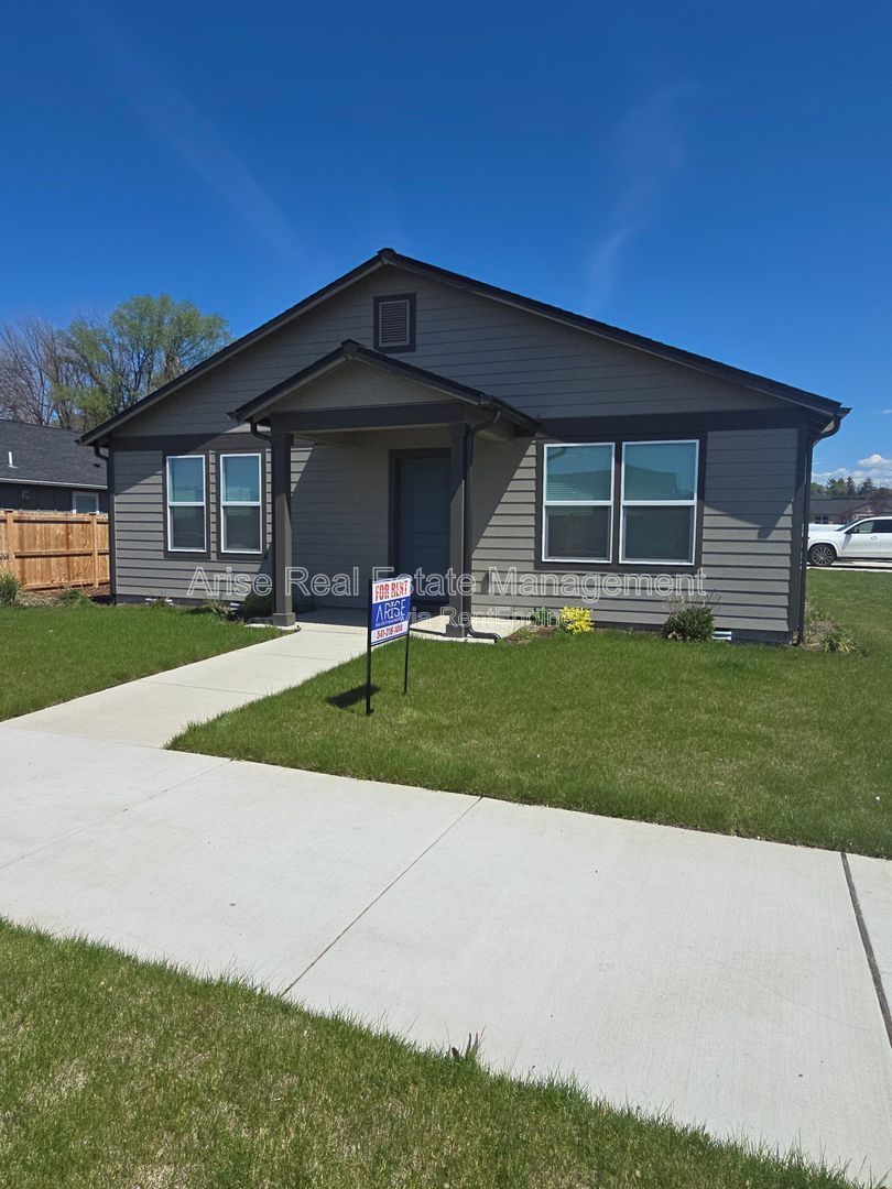 Beautiful, light-filled 3-bedroom, 2-bath home property image