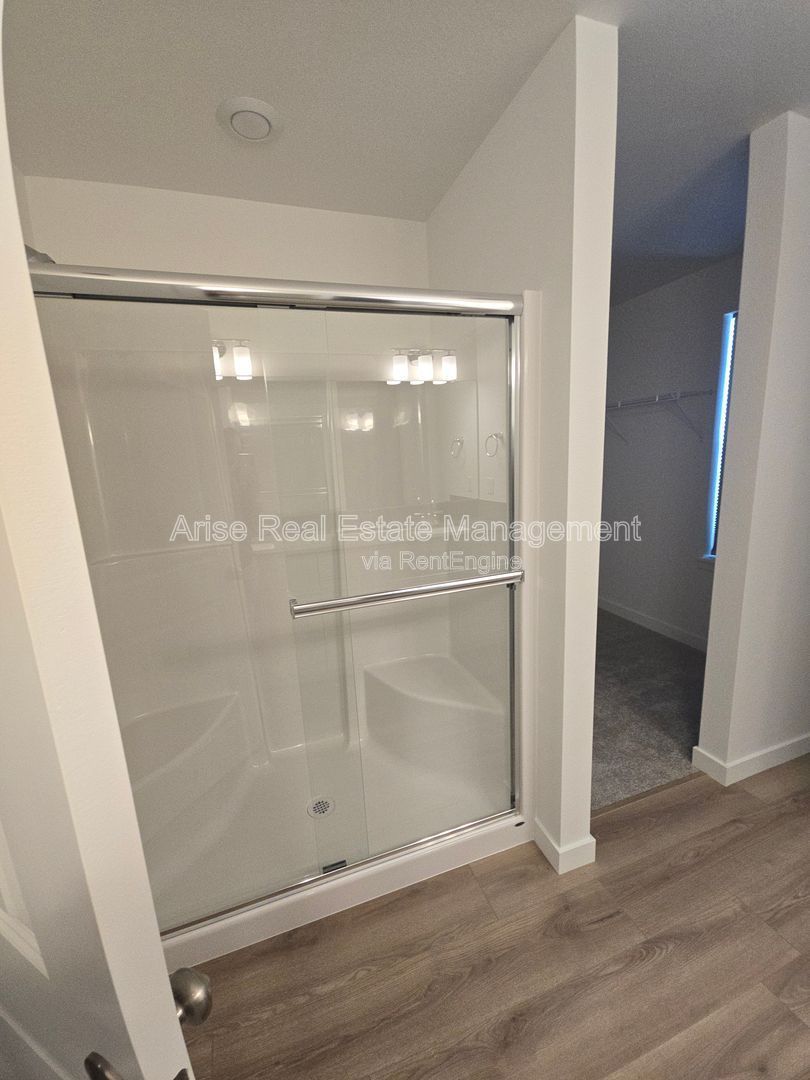 Beautiful, light-filled 3-bedroom, 2-bath home property image