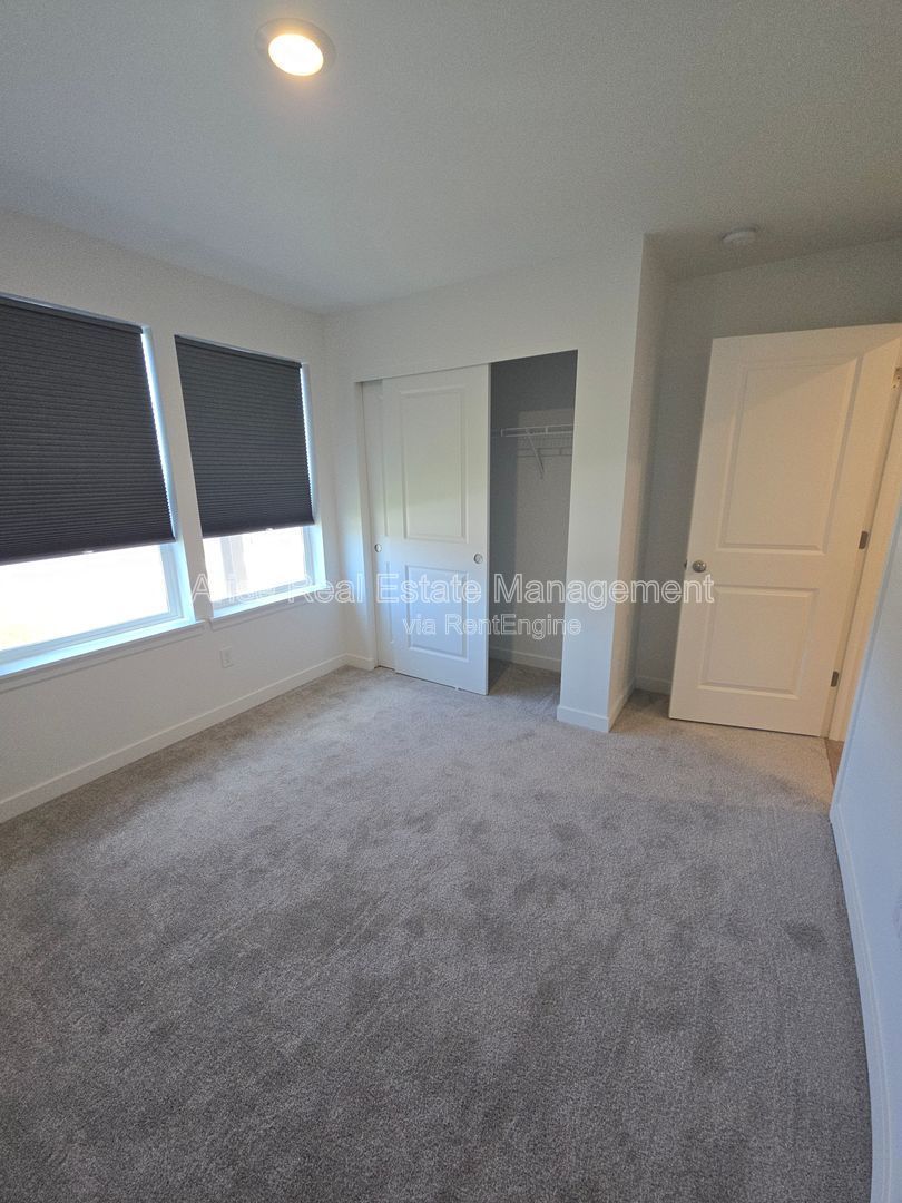 Beautiful, light-filled 3-bedroom, 2-bath home property image