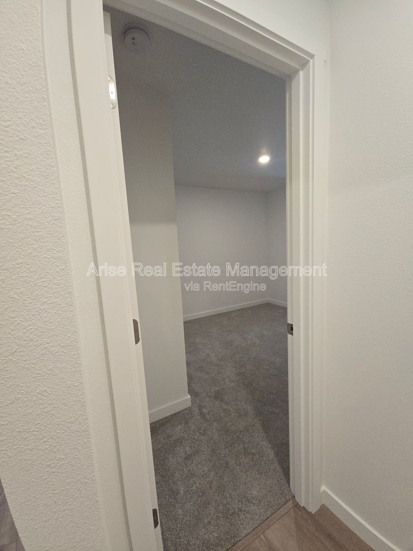 Beautiful, light-filled 3-bedroom, 2-bath home property image