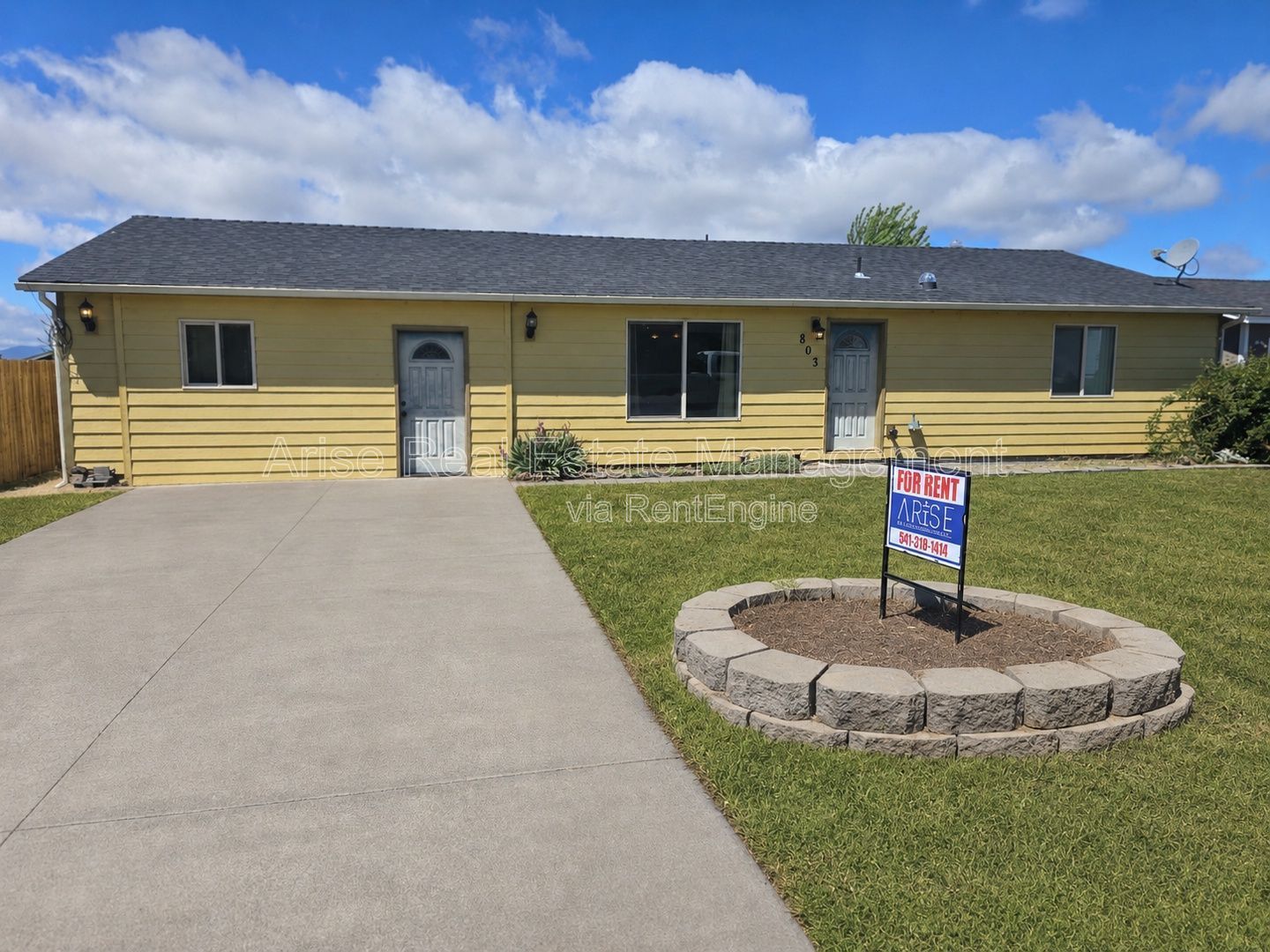 3 Beds, 2 Baths, Fenced Backyard property image